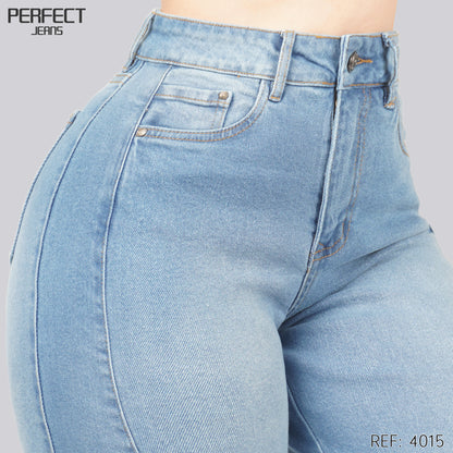 Jeans Straight Semirrígido Tiro Alto 4015