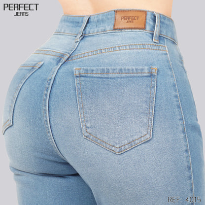 Jeans Straight Semirrígido Tiro Alto 4015