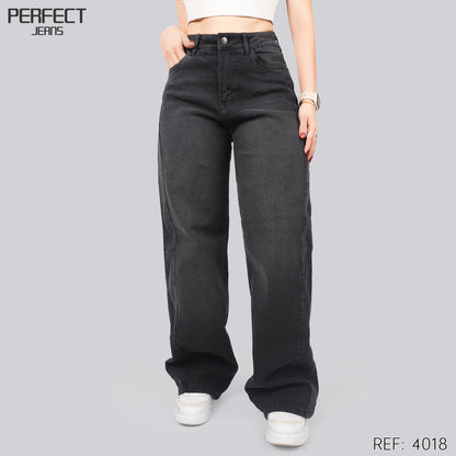 Jeans Straight Semirrígido Tiro Alto 4018
